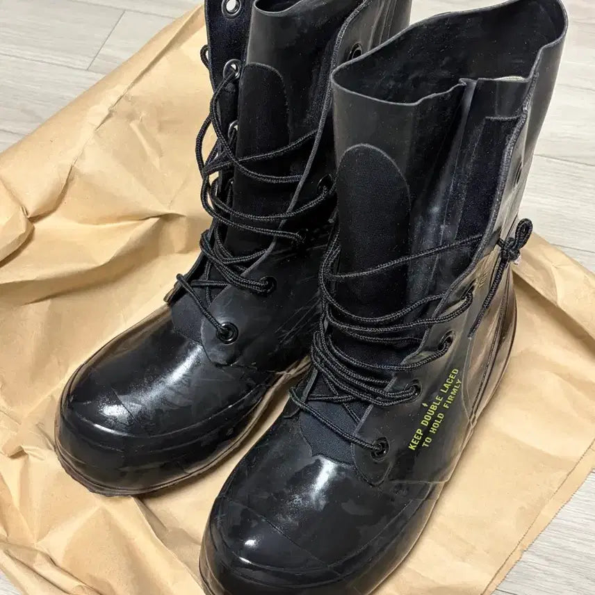 [SOLD OUT] 버니부츠 블랙 (미키마우스 부츠) US9R 2-84 (245-250)