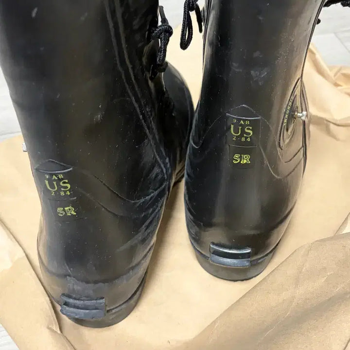 [SOLD OUT] 버니부츠 블랙 (미키마우스 부츠) US9R 2-84 (245-250)