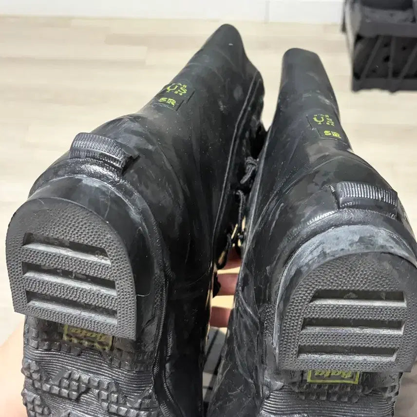 [SOLD OUT] 버니부츠 블랙 (미키마우스 부츠) US9R 2-84 (245-250)