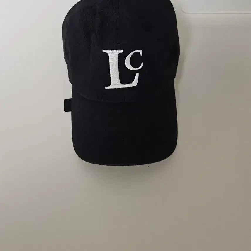 [BUNJANG] LC Logo Black Ball Cap / LC 로고 블랙 볼캡