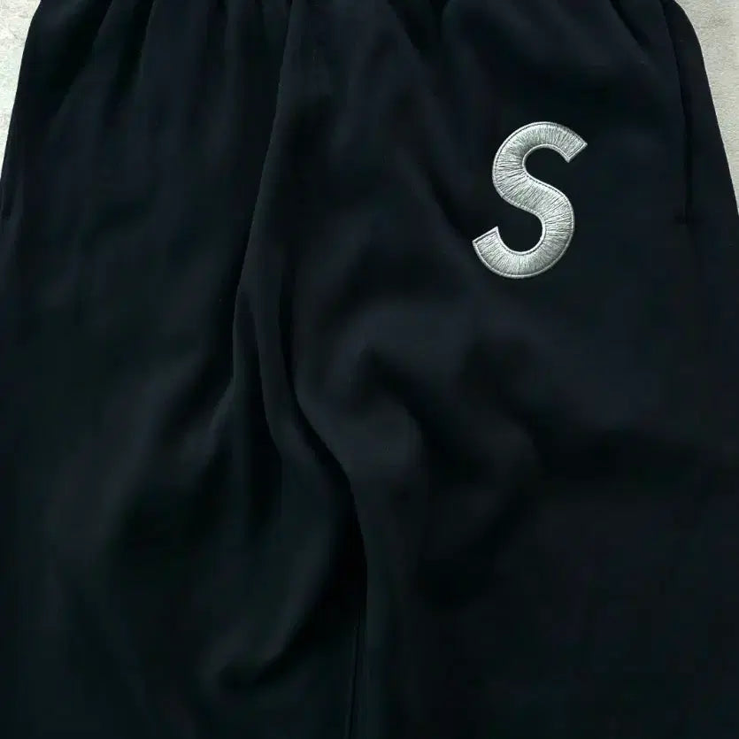 [SOLD OUT] 슈프림 S 자수로고 스웻 조거팬츠.L.