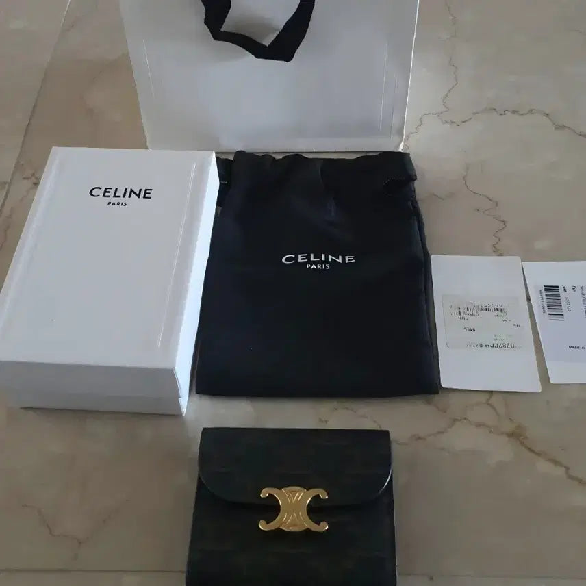 [BUNJANG] Celine Triomphe Canvas Shiny Calfskin Wallet Small Tan / [S++급/정품]셀린느 트리옹프 캔버스 샤이니 카프스킨 반지갑 스몰 탠
