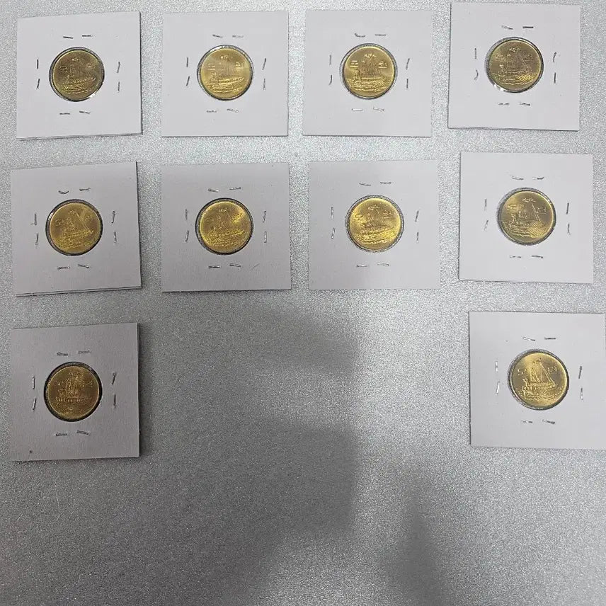 [BUNJANG] 1983 Korean 5 Won Coin / 1983년도5원미사용주화