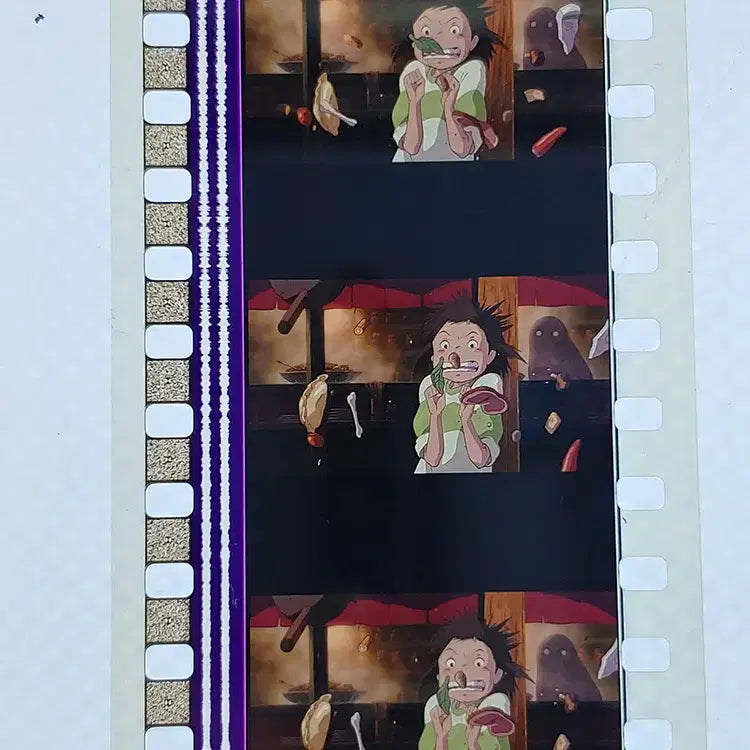 [BUNJANG] Ghibli Spirited Away Film Cut (F-22) / 지브리 센과 치히로의 행방불명 영화필름컷 6프레임 3매 (F-22)