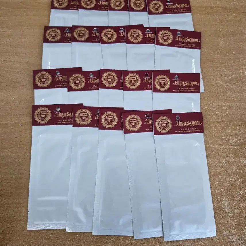 [BUNJANG] ENHYPEN World Coupon Card Gift Version Sealed / 엔하이픈 월드쿠폰카드 gift 버전 미개봉