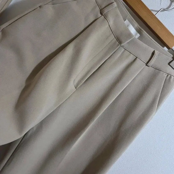 [BUNJANG] Semi-Wide Beige Pants / 세미 와이드 팬츠(새제품)