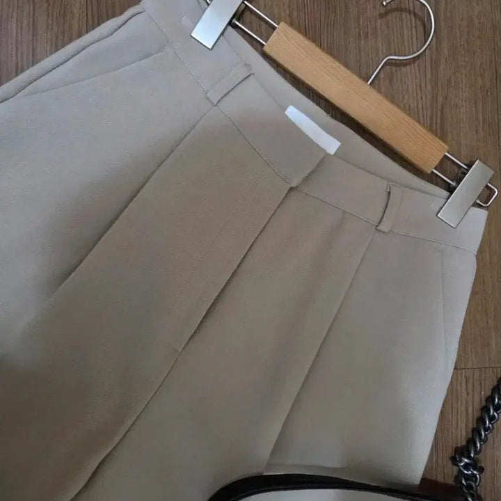 [BUNJANG] Semi-Wide Beige Pants / 세미 와이드 팬츠(새제품)