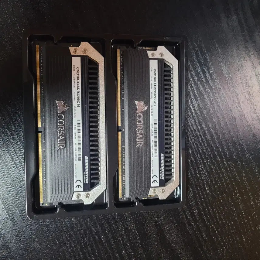 [BUNJANG] Corsair DDR4 16GB (2x8GB) 3200MHz RAM / 커세어 DDR4 16GB (2x8GB) 3200MHz 램