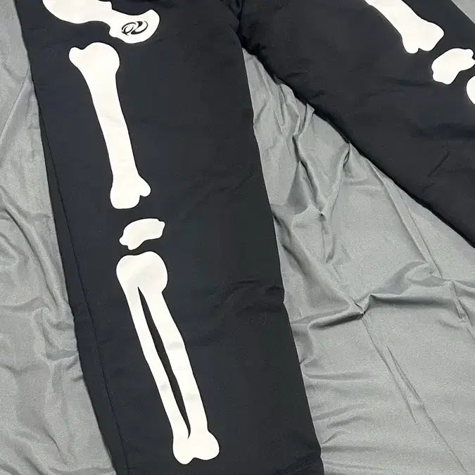 [BUNJANG] Piemada Jiwon Bone Crush Pants [Black] (Size S) / 피마다지윈 본 크러쉬 팬츠