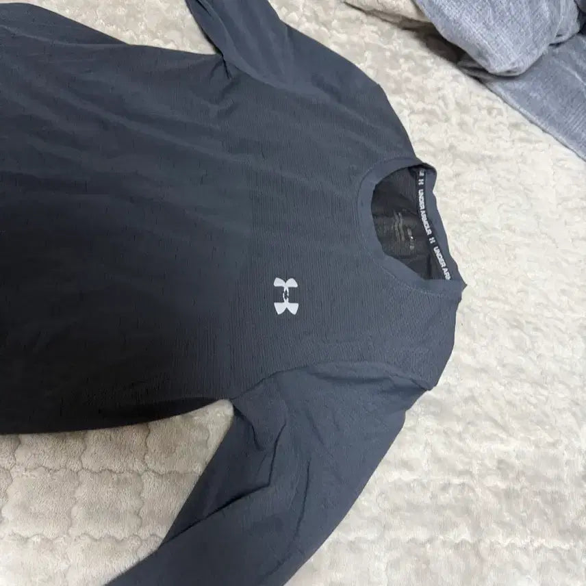 [BUNJANG] Under Armour Long Sleeve Shirt (Black) - Size M / 언더아머 긴팔 M사이즈