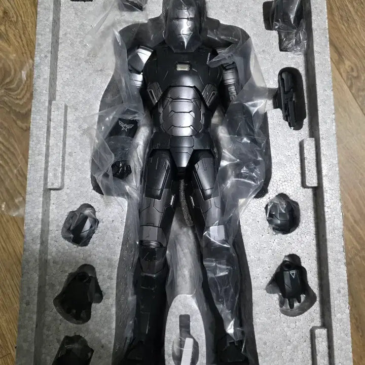 [BUNJANG] Hot Toys War Machine Mark 2 Action Figure / 가격인하) 핫토이 아이언맨 워머신 마크2 팝니다.
