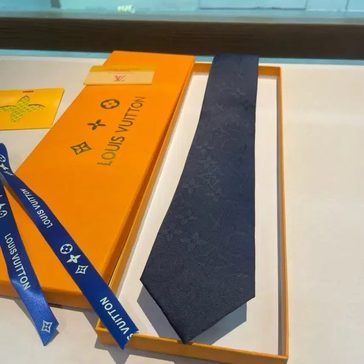 [BUNJANG] Louis Vuitton Navy Silk Necktie Full Box / 루이비통 네이비 실크 넥타이 풀박스