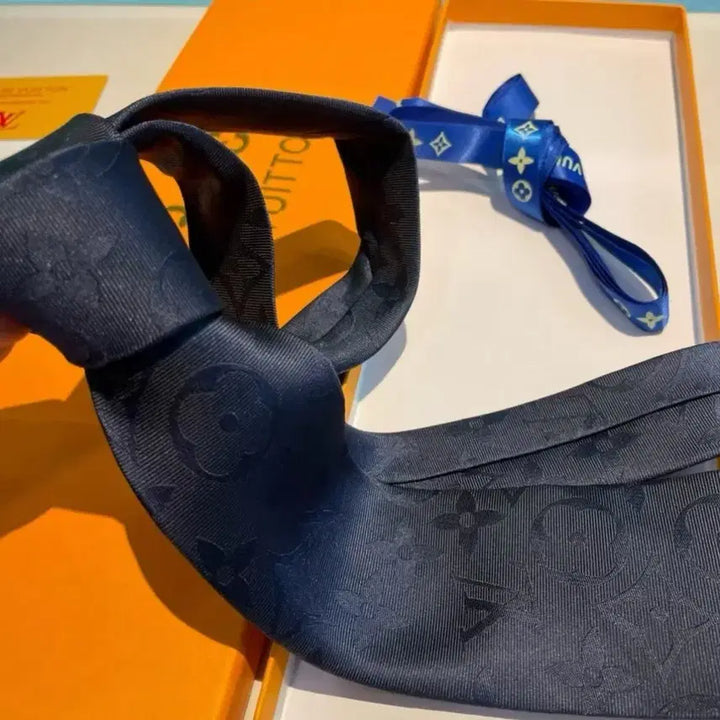 [SOLD OUT] 루이비통 네이비 실크 넥타이 풀박스
