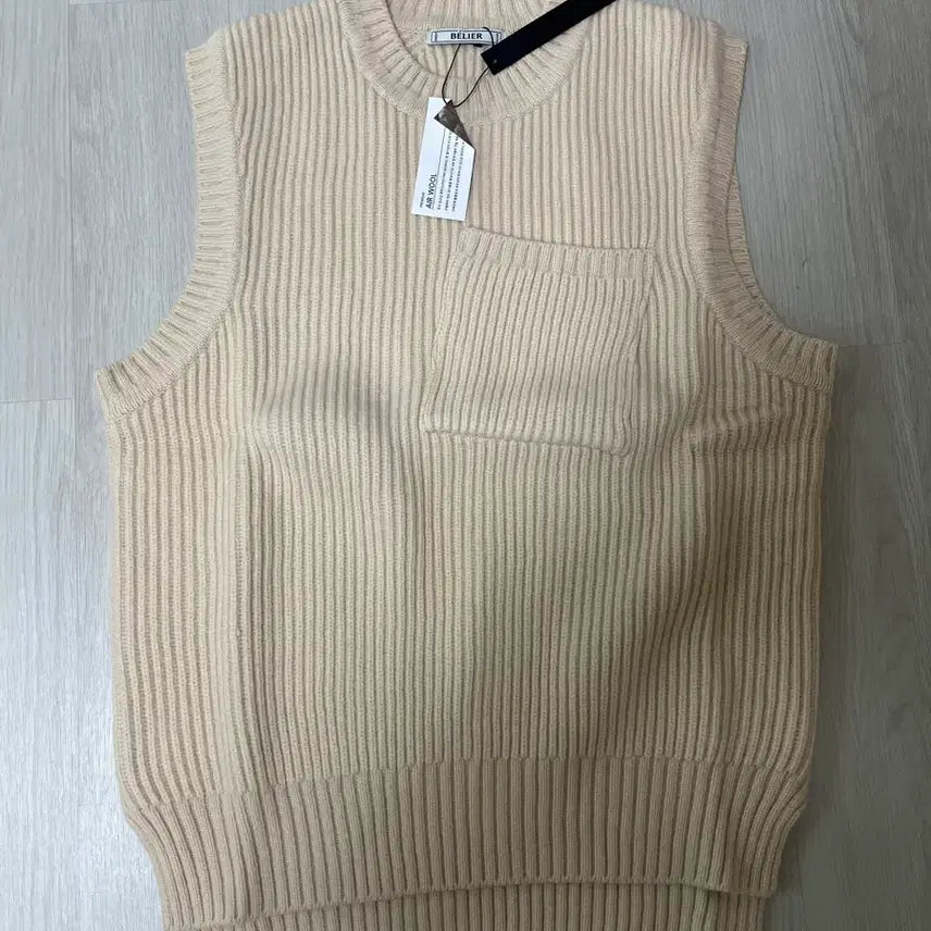 [BUNJANG] Vellie Knit Vest (M Size) / 벨리에 니트 조끼(m사이즈) 판매해요