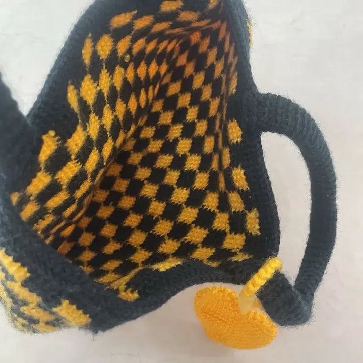 [BUNJANG] Handmade Checkered Tote Bag with Heart Keychain / 핸드메이드 뜨개 체크무늬 가방 + 하트 키링