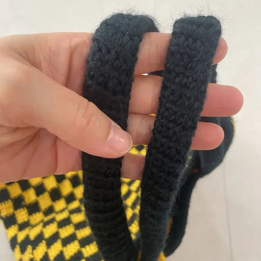 [BUNJANG] Handmade Checkered Tote Bag with Heart Keychain / 핸드메이드 뜨개 체크무늬 가방 + 하트 키링