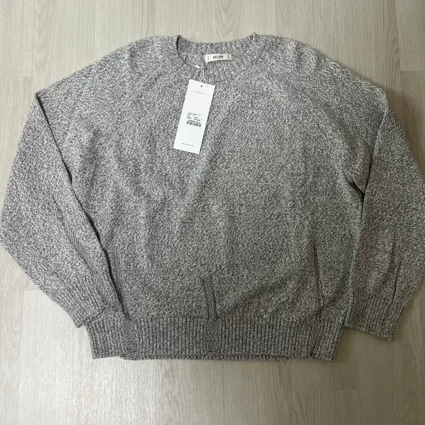 [SOLD OUT] 벨리에 니트 m사이즈 판매해요!