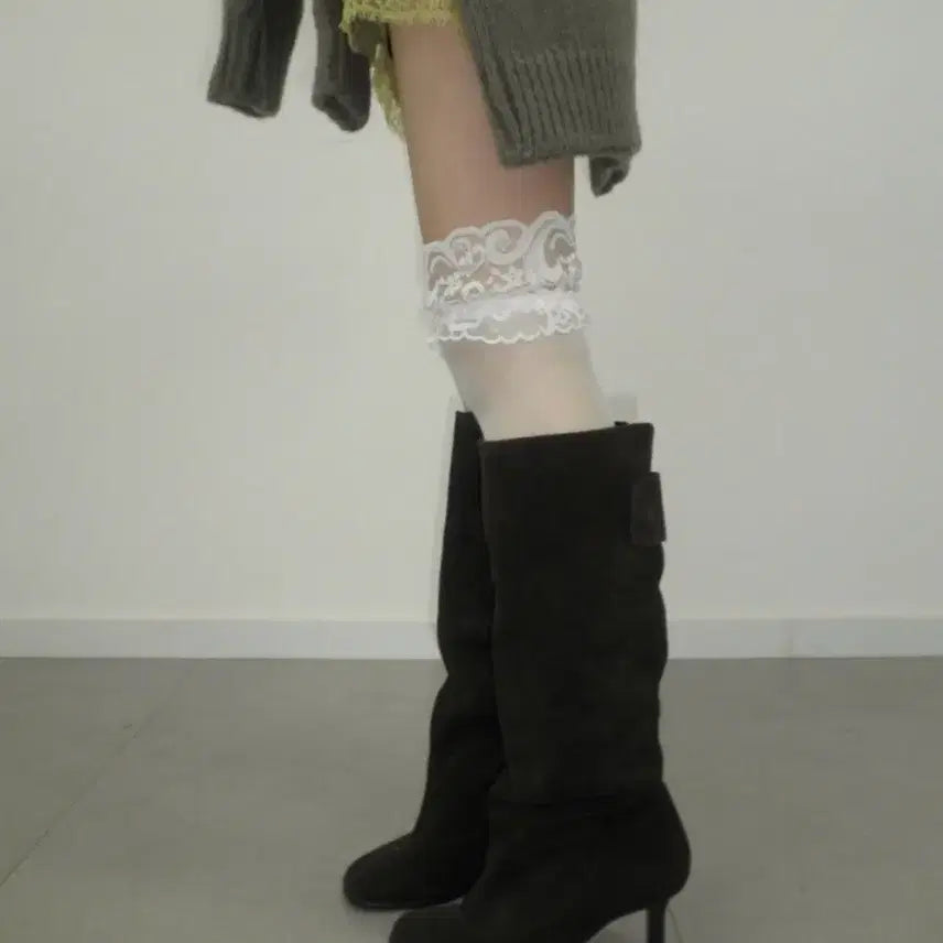 [BUNJANG] Zigzag Able Lace Banded Knee High Stockings / 시스루 레이스 밴드 니하이 롱스타킹 화이트/지그재그에이블리무신쉬인테무알리