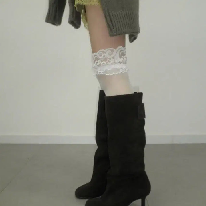 [BUNJANG] Zigzag Able Lace Banded Knee High Stockings / 시스루 레이스 밴드 니하이 롱스타킹 화이트/지그재그에이블리무신쉬인테무알리
