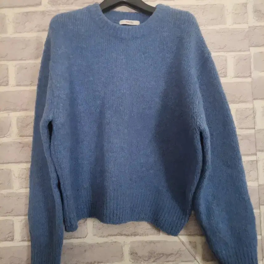 [BUNJANG] PREZEL Blue Round Knit Sweater / PREZEL 블루 도톰 라운드니트/알뜰한여우
