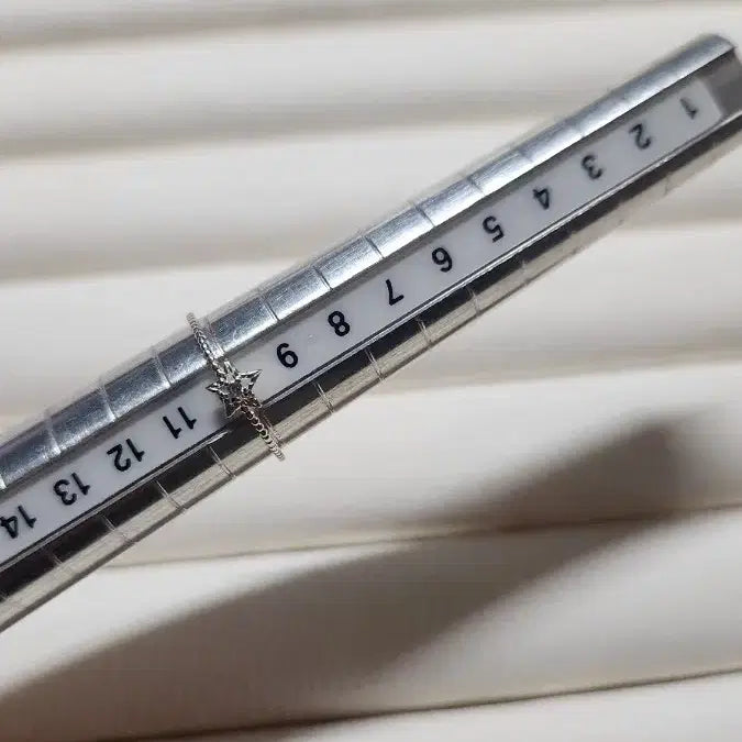 [SOLD OUT] 실버 별 모양 반지 10호 새상품