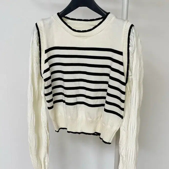 [BUNJANG] Ivory Striped Knit with Pleated Shirt Layered Top / 아이보리 스트라이프 니트 + 주름 셔츠 레이어드