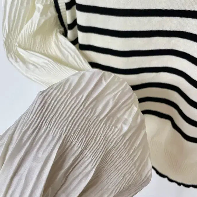 [BUNJANG] Ivory Striped Knit with Pleated Shirt Layered Top / 아이보리 스트라이프 니트 + 주름 셔츠 레이어드