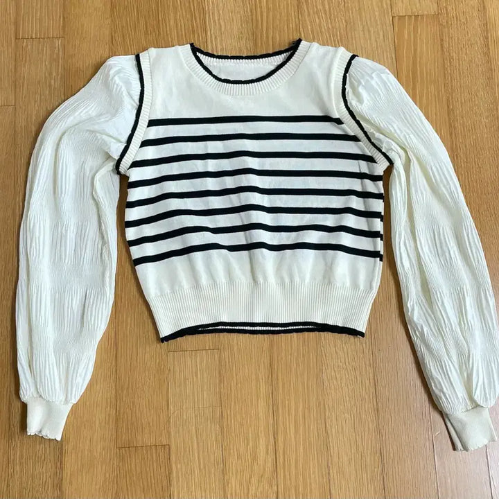 [BUNJANG] Ivory Striped Knit with Pleated Shirt Layered Top / 아이보리 스트라이프 니트 + 주름 셔츠 레이어드