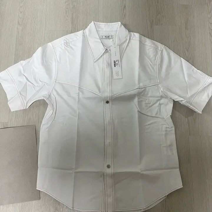 [BUNJANG] Bellier Short Sleeved Relaxed Fit Shirt (Size L/105) / 벨리에 숏 슬리브드 릴렉스셔츠 L(105)사이즈 판매해요