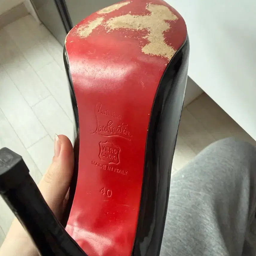[BUNJANG] Christian Louboutin Patent Leather Pumps / 크리스찬 루부탱 블랙 페이턴트 펌프스힐