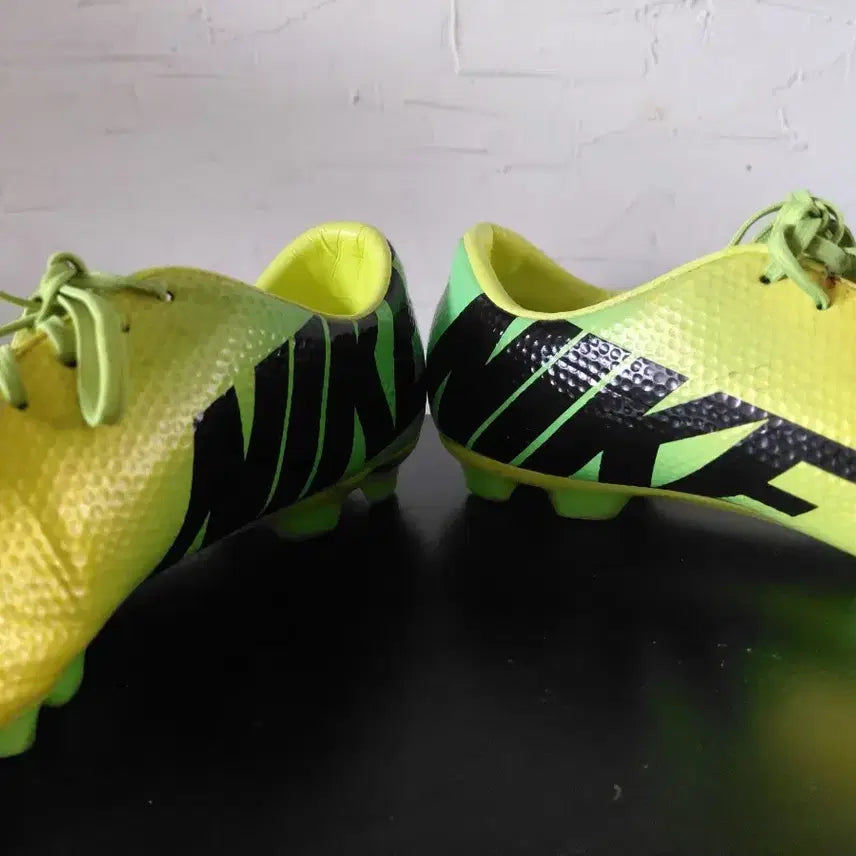[BUNJANG] Nike Mercurial Fluorescent Soccer Cleats / 나이키 머큐리얼 축구화 형광색