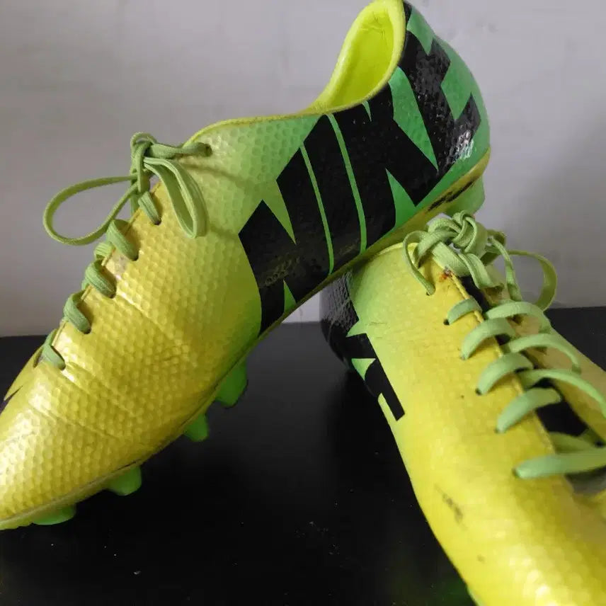 [BUNJANG] Nike Mercurial Fluorescent Soccer Cleats / 나이키 머큐리얼 축구화 형광색