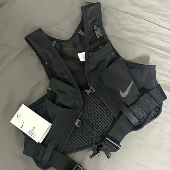 [BUNJANG] Nike Transform Packable Running Vest - Black - Size M-L / 나이키 트랜스폼 패커블 러닝 베스트 새것 팝니다 라지