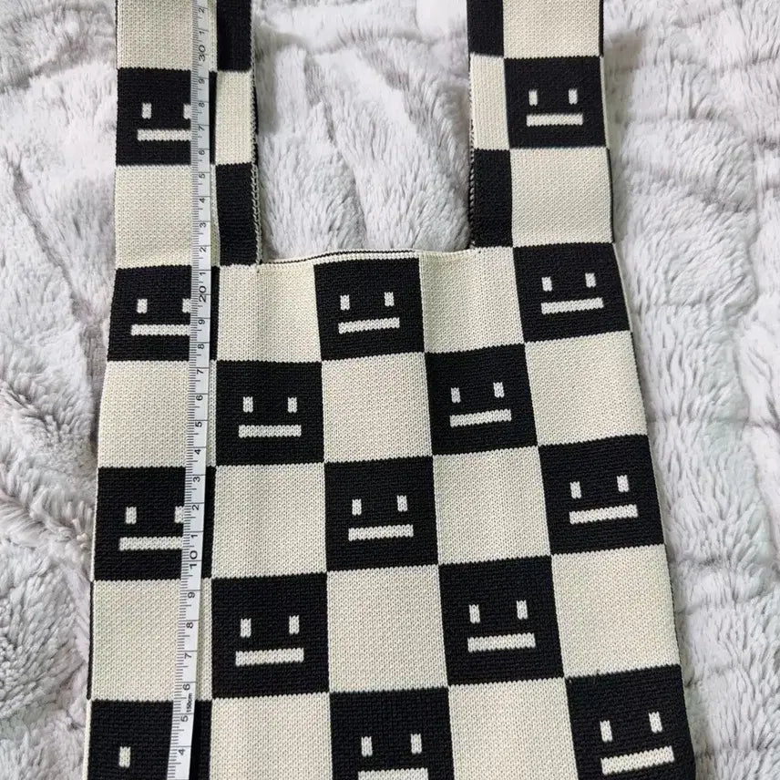 [BUNJANG] Emoticon Knit Tote Bag / 이모티콘 무늬 니트 토트백