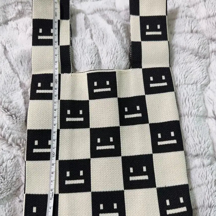 [BUNJANG] Emoticon Knit Tote Bag / 이모티콘 무늬 니트 토트백