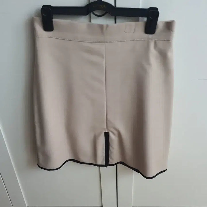 [BUNJANG] Renne Beige Mini Skirt (M Size) / 새상품) 렌느 스커트 M사이즈 베이지 스거트 미니스커트