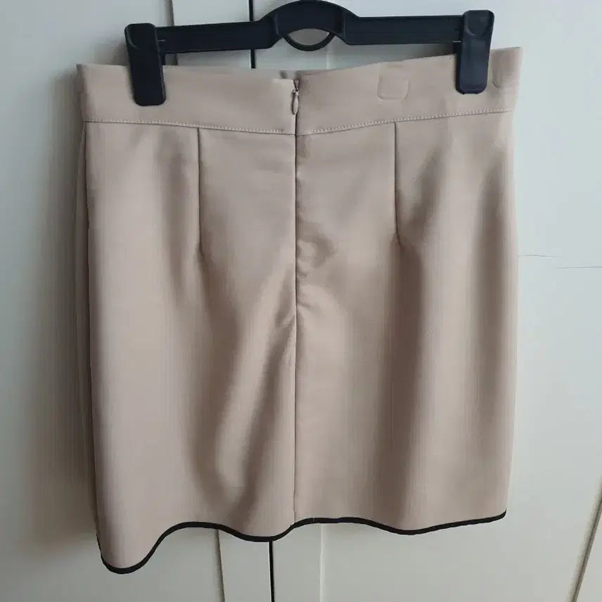 [BUNJANG] Renne Beige Mini Skirt (M Size) / 새상품) 렌느 스커트 M사이즈 베이지 스거트 미니스커트