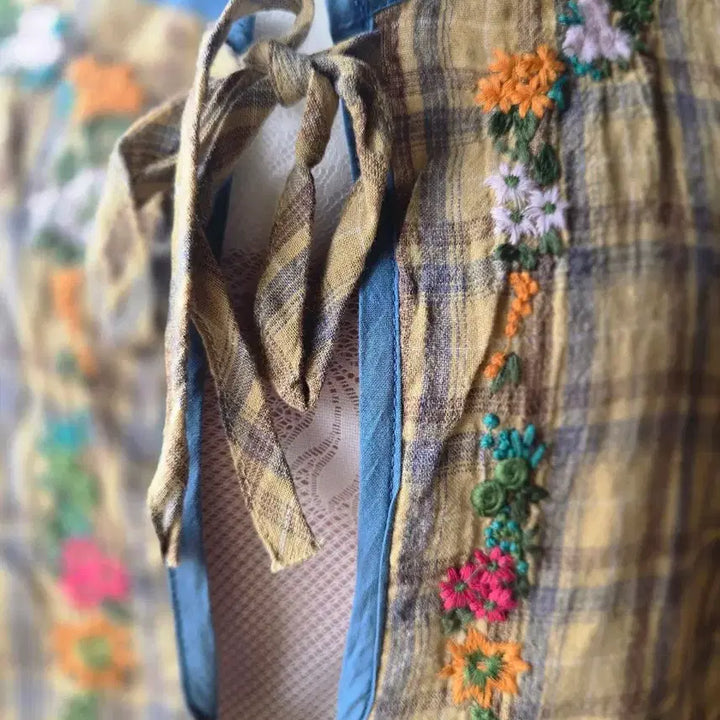 [BUNJANG] Beargrils Flower Embroidery Ribbon Vest / 베어걸스 꽃자수 리본조끼