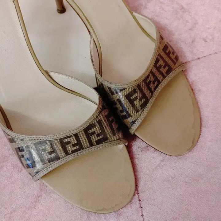 [BUNJANG] Fendi Platform Heeled Sandals / 정품- 펜디 슬리퍼힐