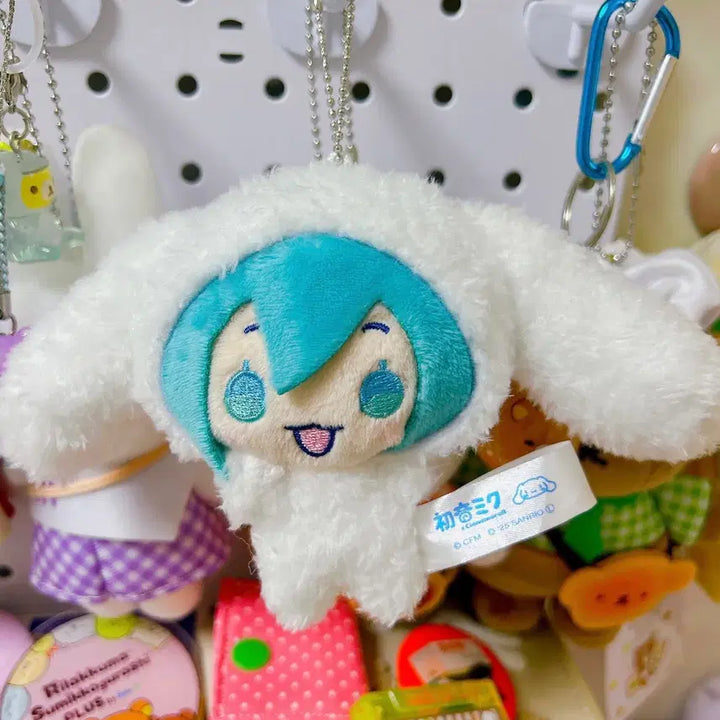 [SOLD OUT] 미쿠 시나모롤 콜라보 키링
