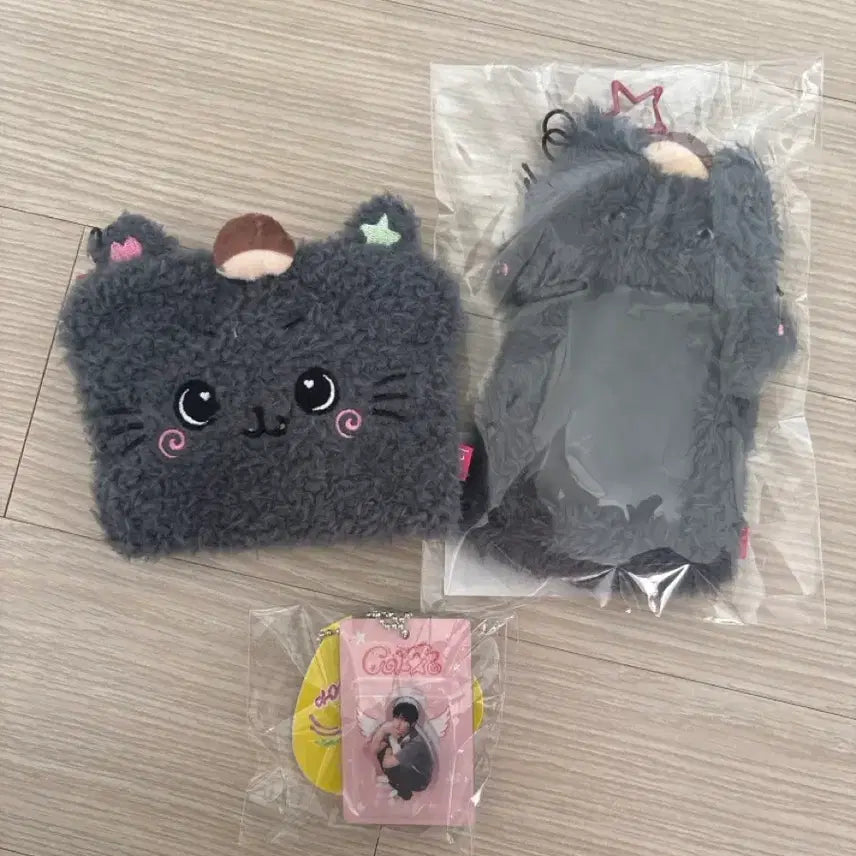 [SOLD OUT] 엔시티위시 리쿠 쿠리 포카홀더 파우치 아크릴 블록 일괄