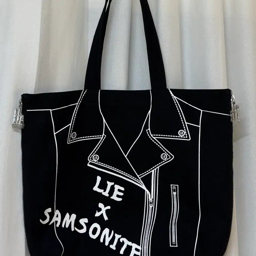 [BUNJANG] LIE x Samsonite Black Tote Bag / 새 상품 ) LIE x 샘소나이트 블랙 토트백 에코백