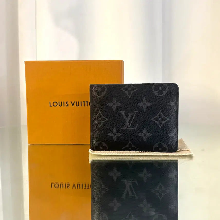 [BUNJANG] Louis Vuitton Monogram Eclipse Multiple Wallet / { 새상품급 }루이비통 모노그램 이클립스 멀티플 월릿