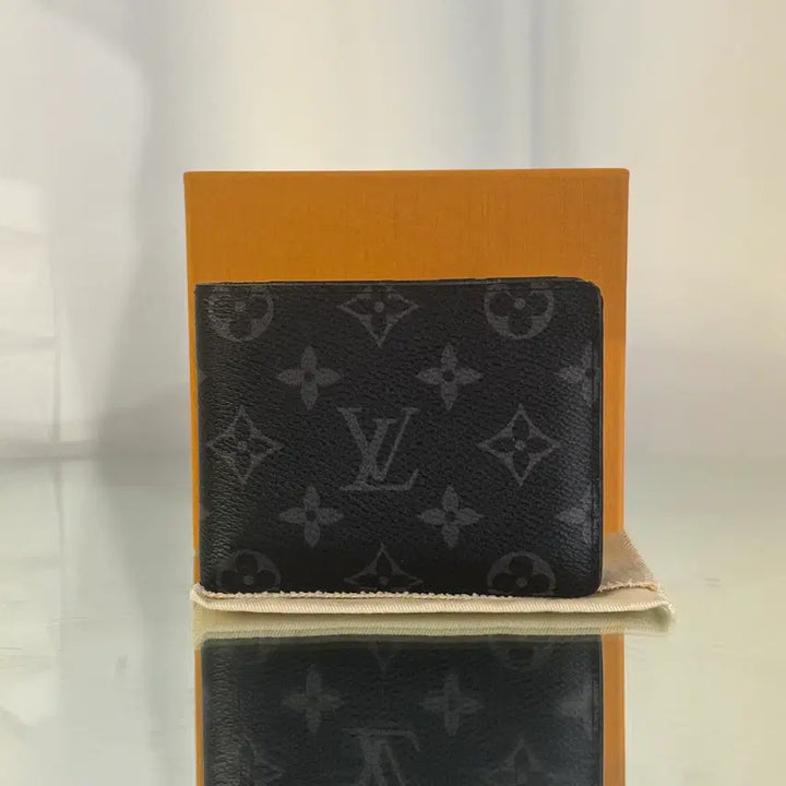 [BUNJANG] Louis Vuitton Monogram Eclipse Multiple Wallet / { 새상품급 }루이비통 모노그램 이클립스 멀티플 월릿