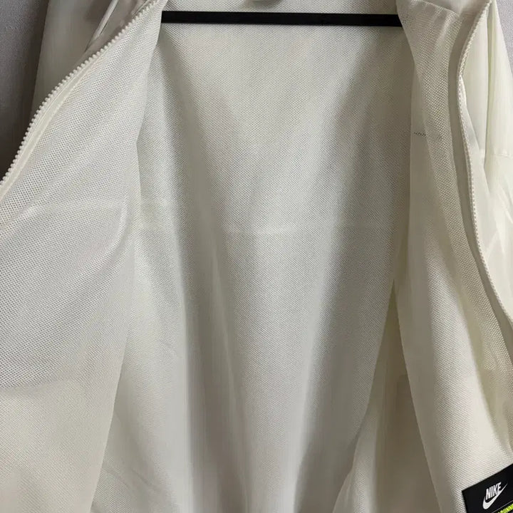 [SOLD OUT] 나이키 윈드러너 바람막이 화이트 XL