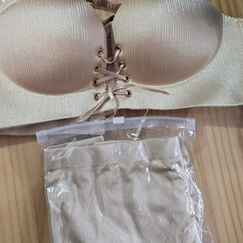 [BUNJANG] Corset Design Bra Set - Size 70 / 코르셋브라70두세트7000원