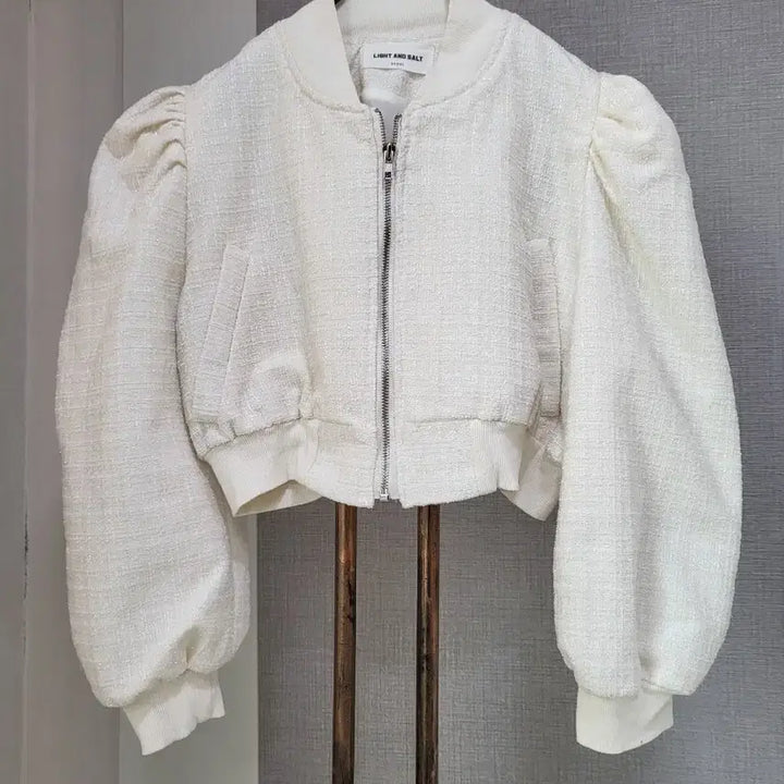 [BUNJANG] Unbranded Volume Sleeve Crop Jacket / 펄 볼륨소매 크롭자켓