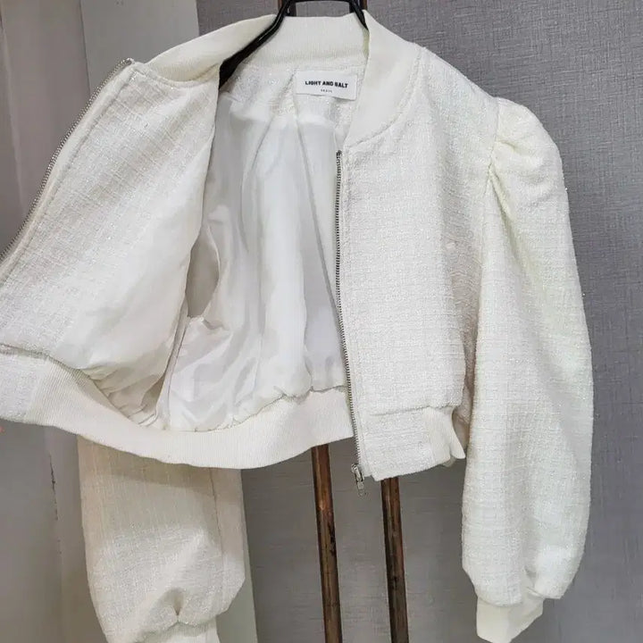 [BUNJANG] Unbranded Volume Sleeve Crop Jacket / 펄 볼륨소매 크롭자켓