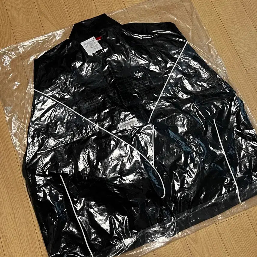 [BUNJANG] Supreme Contrast Piping Track Jacket / 슈프림 콘트라스트 파이핑 트랙 자켓 블랙 - 25FW