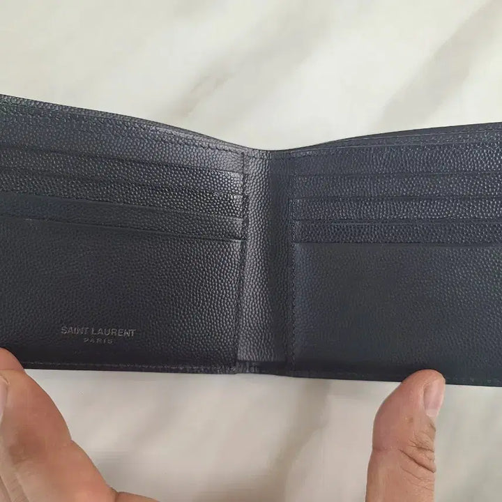 [SOLD OUT] 생로랑 YSL 로고 모노그램 캐비어 흑장 남성 반지갑